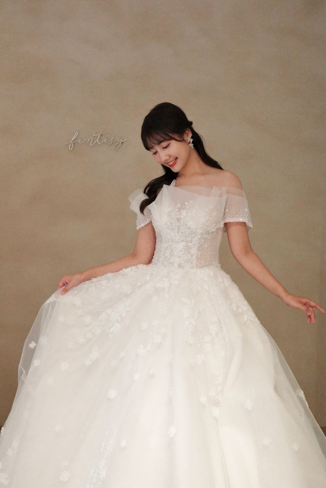 Casablanca品牌白紗