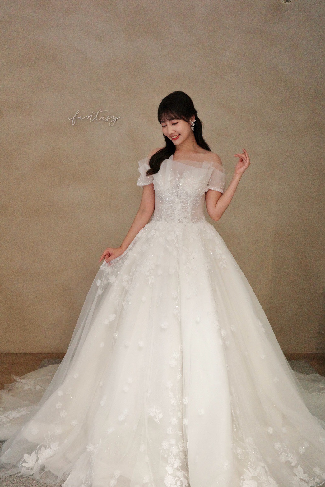 Casablanca品牌白紗